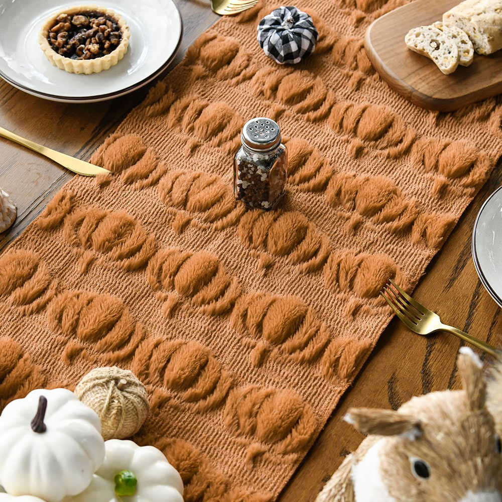 مفرش طاولة من الفرو الصناعي ال - مراجعة Table Runner وسعره